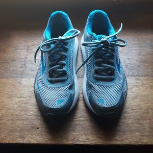 Brooks Dyad Sneakers